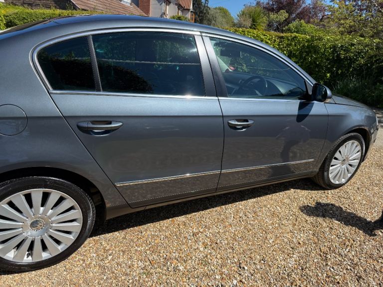 Volkswagen, PASSAT, Saloon, 2009, Manual, 1968 (cc), 4 doors