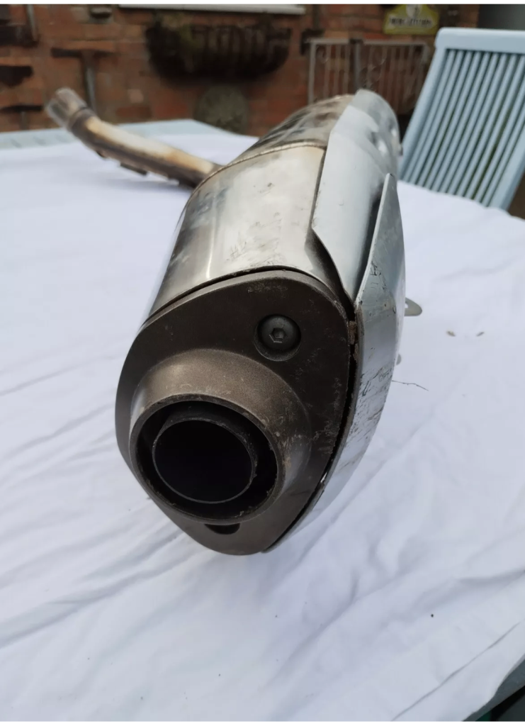 Honda CBR600 Exhaust pipe can Used Vgc