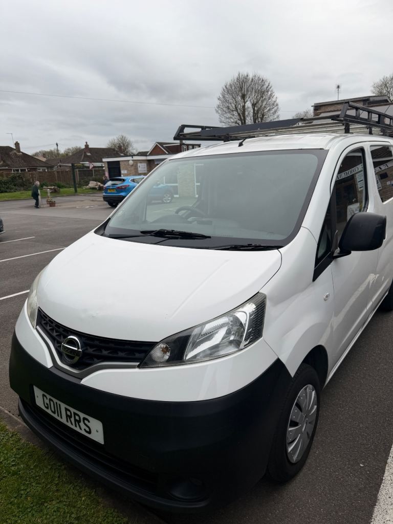 White Nissan NV200 - 1.5 dCi