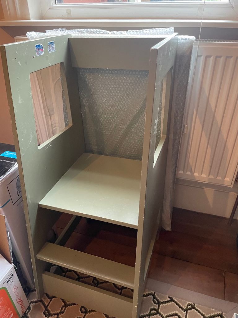Toddler tower 