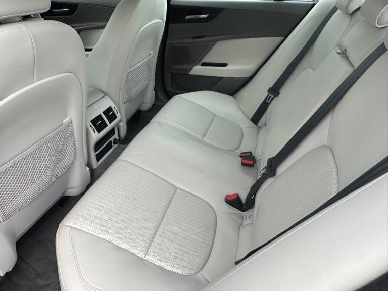 2016 65 JAGUAR XE 2.0D PORTFOLIO SALOON 4DR DIESEL AUTO EURO 6 (S/S) (180 PS) DI