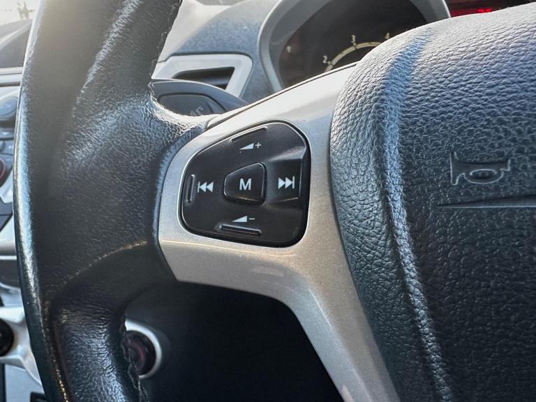 2010 Ford Fiesta 1.4 Titanium 3dr HATCHBACK PETROL Manual