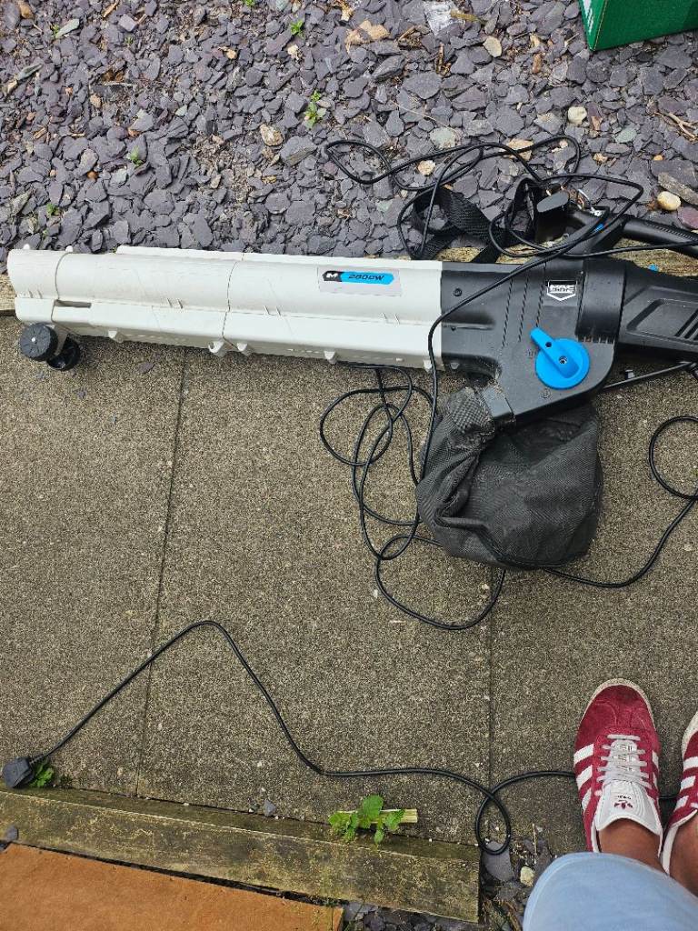 Garden Leaf Blower Vacuum - Good Working Order