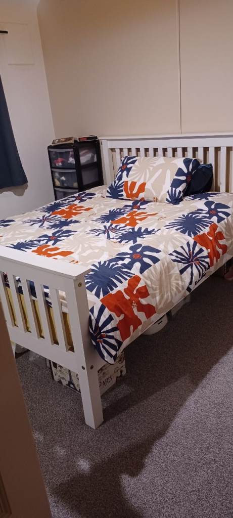 Kingsize bed frame