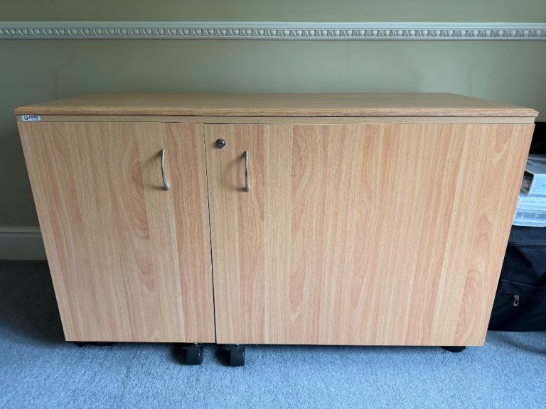 Horn Superior sewing cabinet