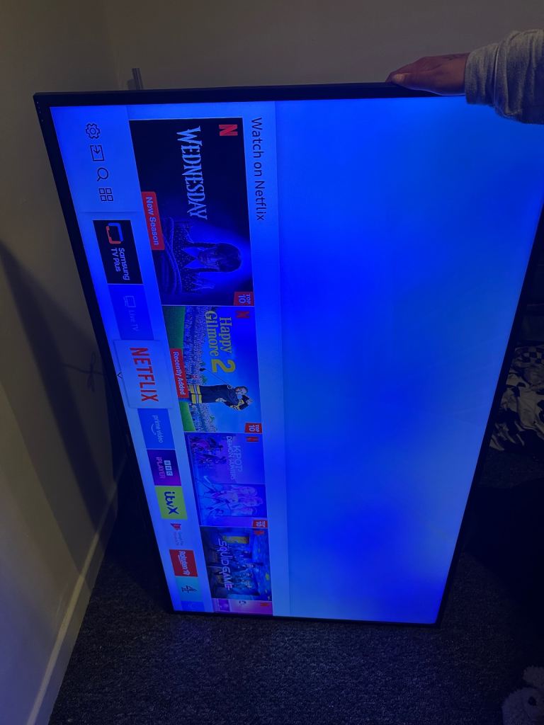 55” Samsung smart TV with remote