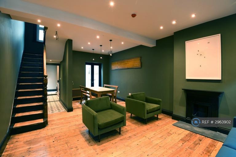4 bedroom house in Canrobert St, London, E2 (4 bed) (#2963902)