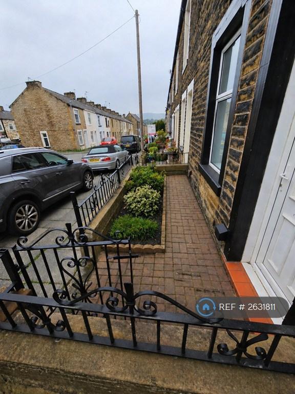 2 bedroom house in Oak Street, Burnley, BB12 (2 bed) (#2631811)