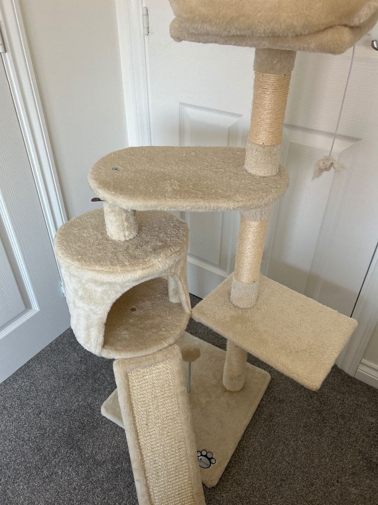 Cat tree