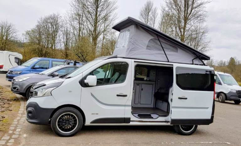 Renault, TRAFIC, Panel Van, 2015, Manual, 1598 (cc)