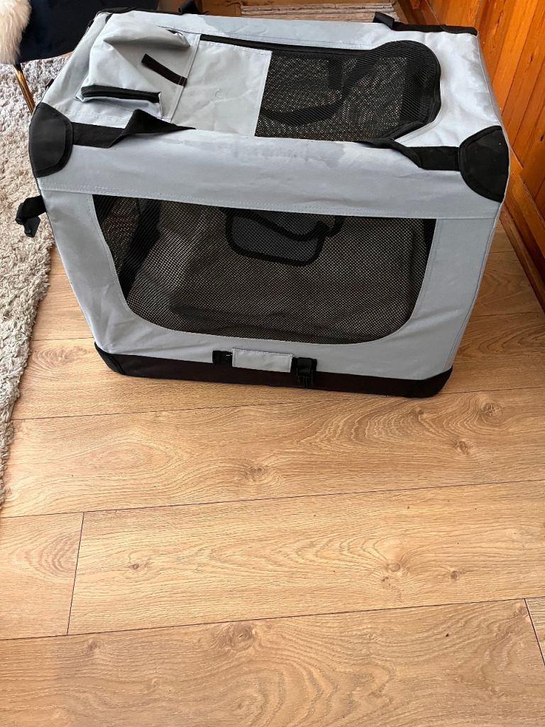 Portable dog crate