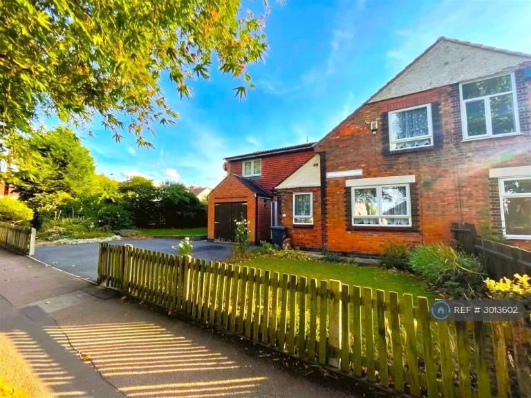 4 bedroom house in Heathcott Road, Leicester, LE2 (4 bed) (#3013602)