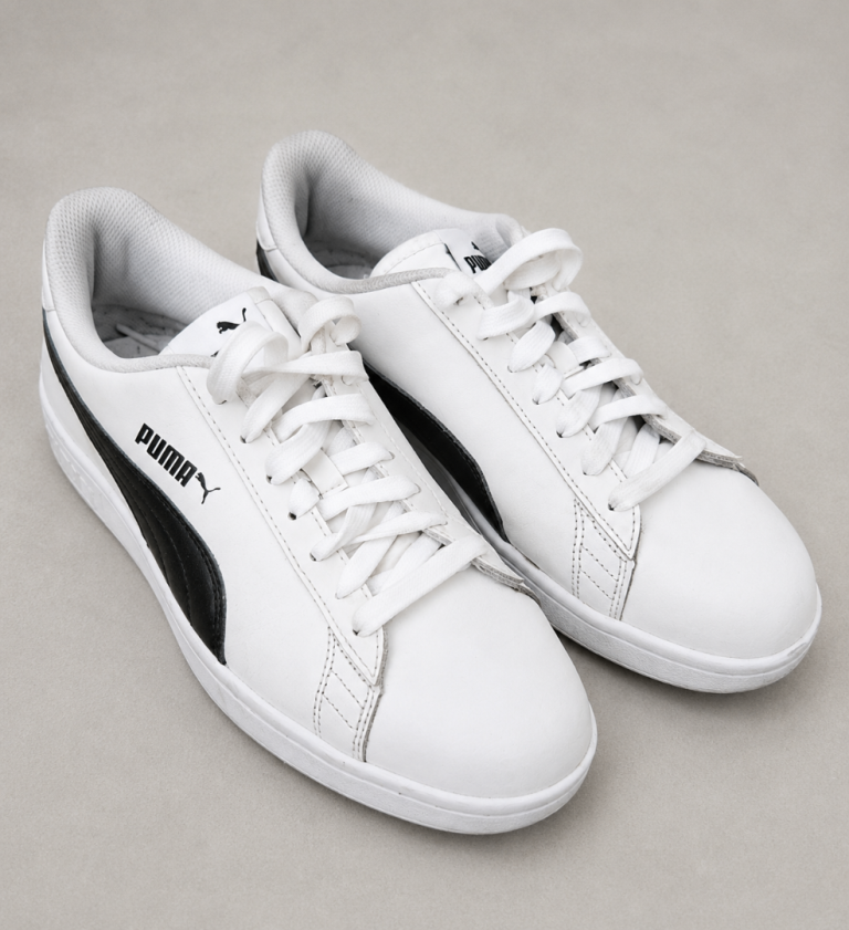 Puma Smash V2 Low-Top Trainers – White | UK 8.5 / EU 42.5 | Excellent Condition