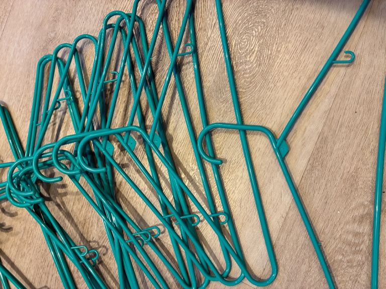 15 plastic hangers 