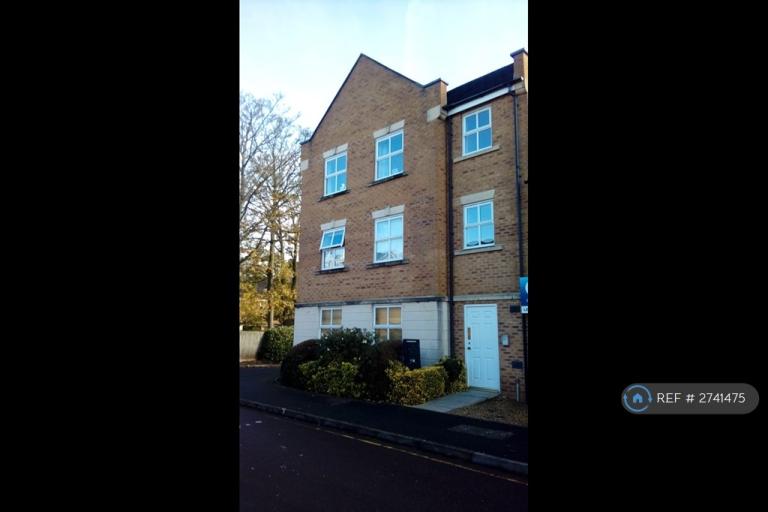 3 bedroom flat in Wren Close, Stapleton, Bristol, BS16 (3 bed) (#2741475)