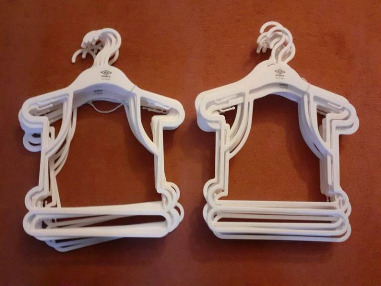 29 Umbro Children's Cloth Hangers 18-24 months