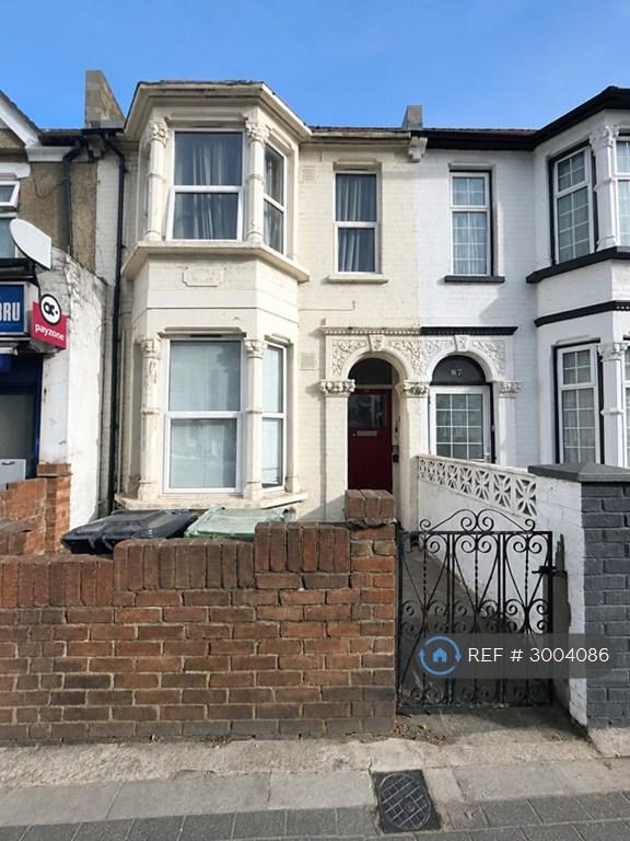 2 bedroom flat in Palmerston Road, London, E17 (2 bed) (#3004086)