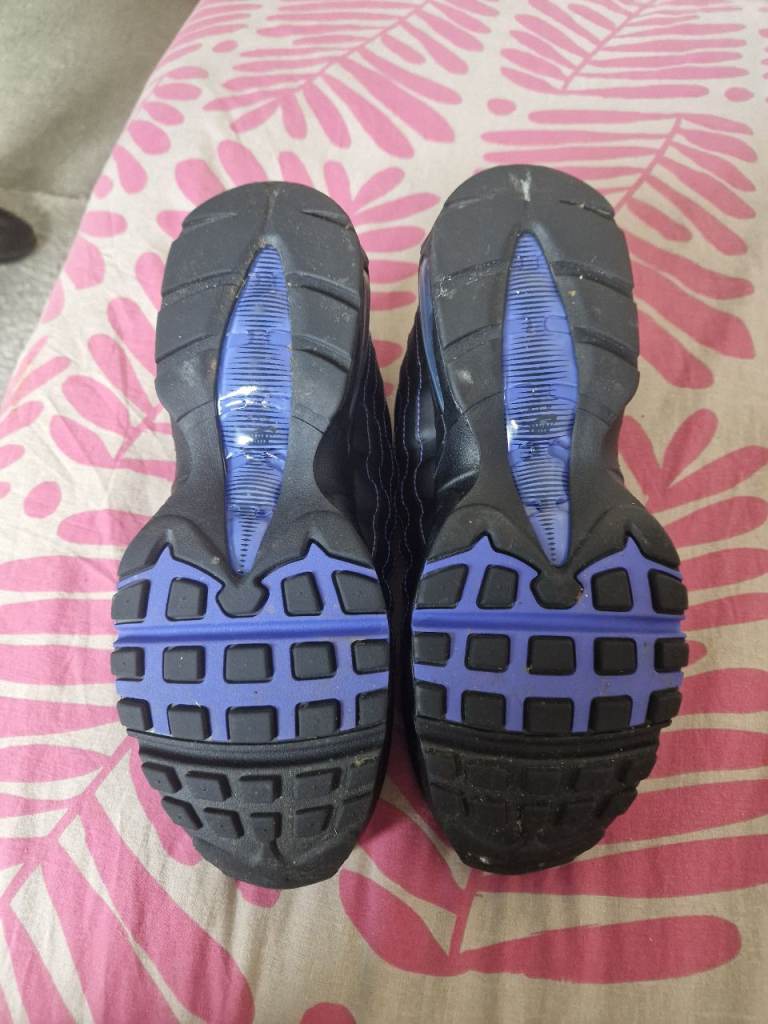 Trainers size 8