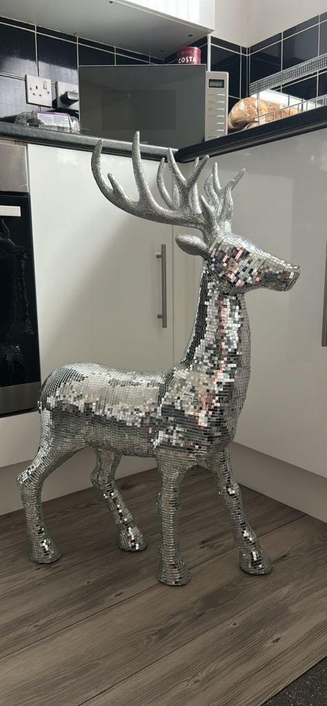Large reindeer 