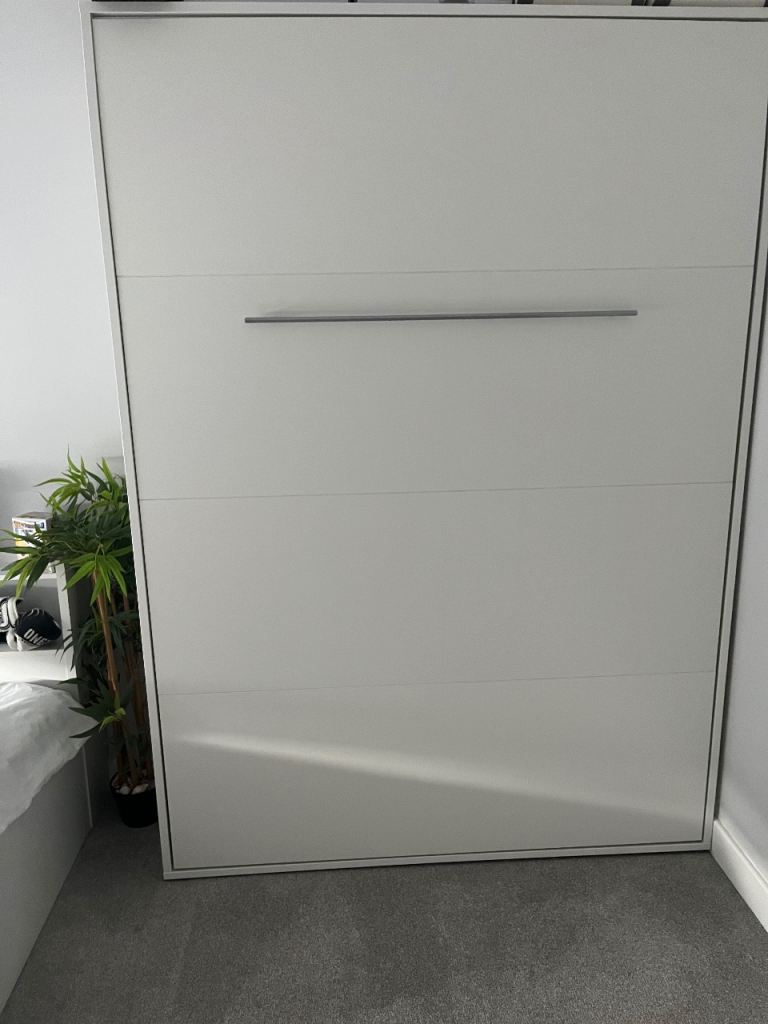 Wall bed matress included 