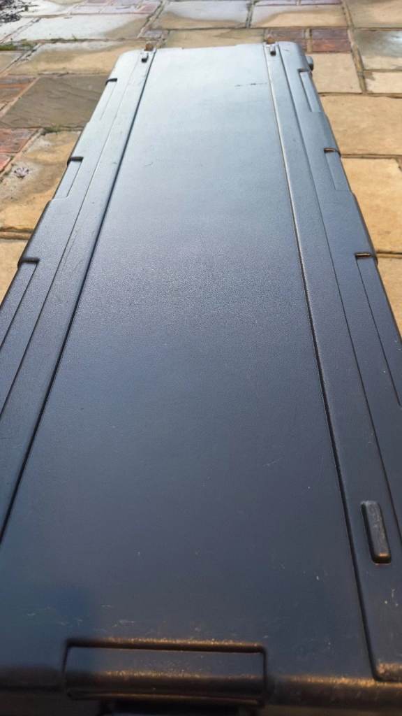 Gator TSA 88 Professional Hard Extra Large Keyboard/Piano/Synth Case With Wheels Costs £330 New