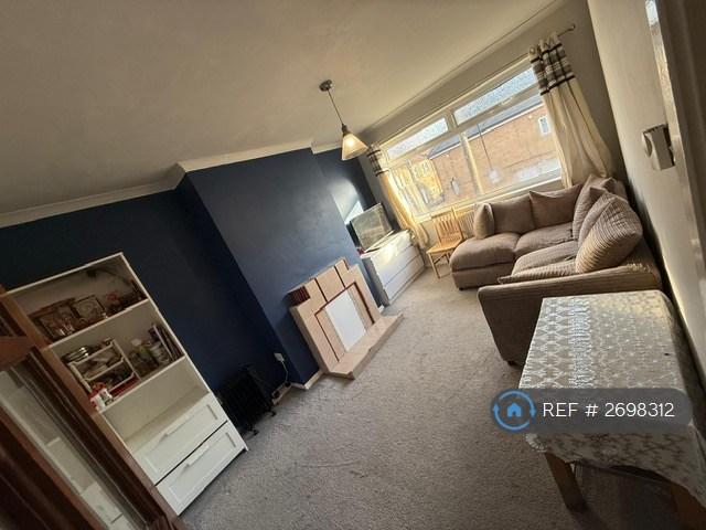 2 bedroom flat in Low Hall Lane, London, E17 (2 bed) (#2698312)