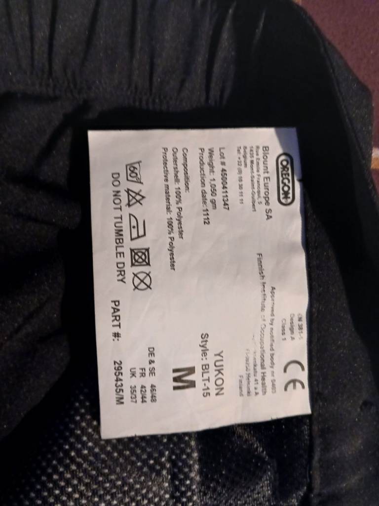 Protective chainsaw trousers.