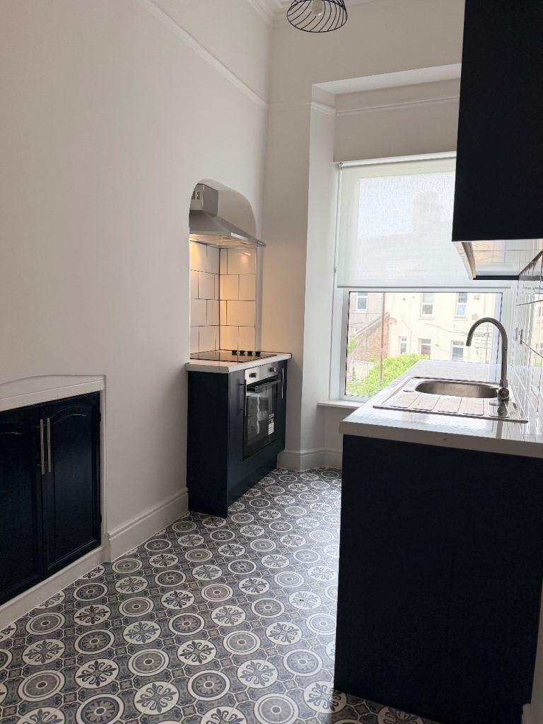 Beautifully renovated flat with Victorian charm.