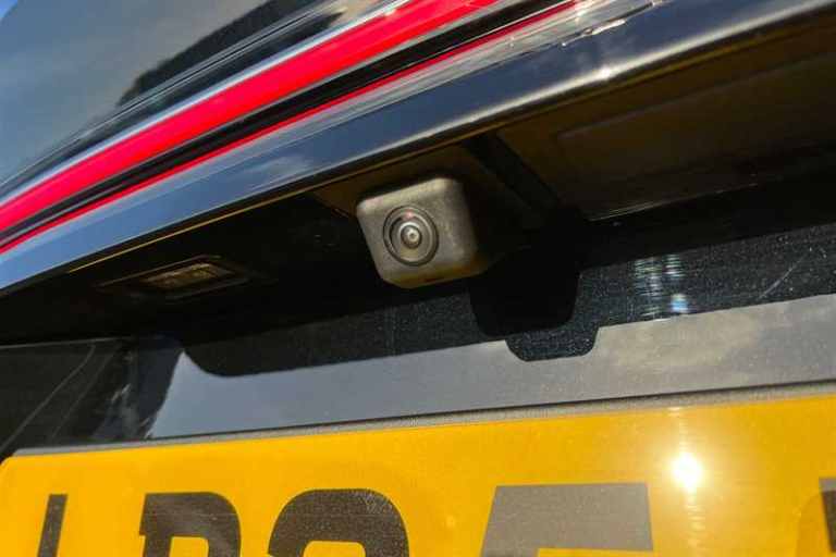 2025 MG MG HS 1.5 T-GDI 24.7kWh Trophy SUV 5dr Petrol Plug-in Hybrid Auto Euro 6 (s/s) (2 SUV Hyb...