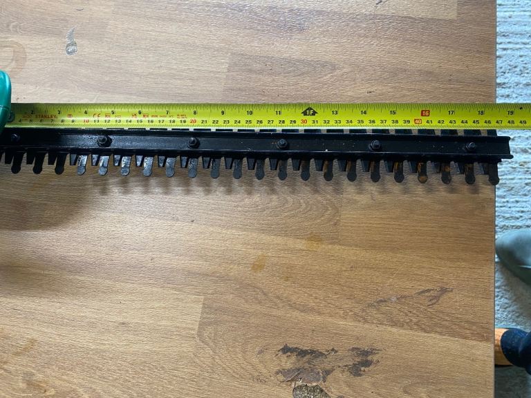 Battery powered Hedge trimmer