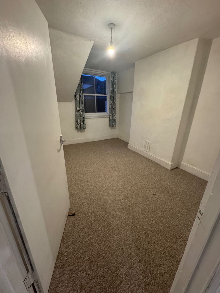3 bed flat available for rent 