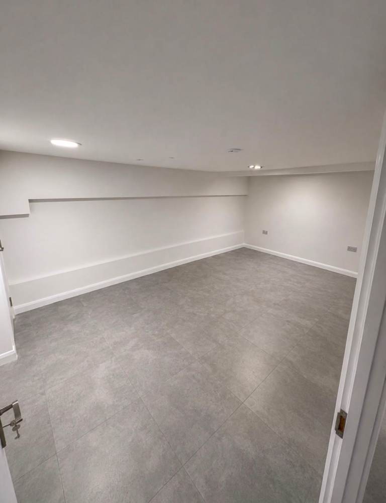 Rooms available to let in Health clinic
