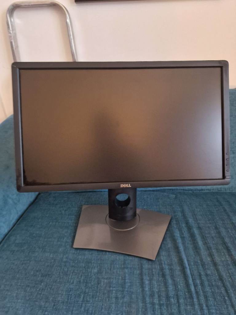 Good Condition Dell PC Monitor for Home Office Set Up