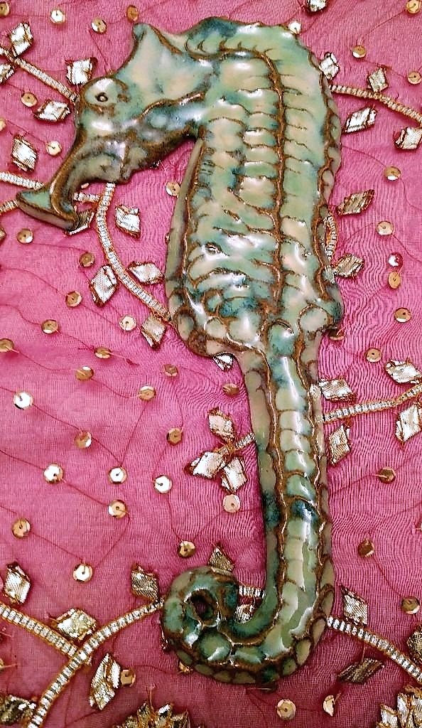 NEW Large CERAMIC SEA HORSE HANDMADE ORNAMENT Bathroom Art Crafts Beach Hut Ocean Tile Decoration