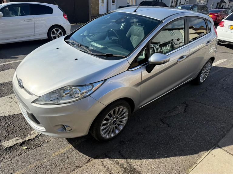 Fiesta Titanium, 5 doors, 1388 (cc), Manual
