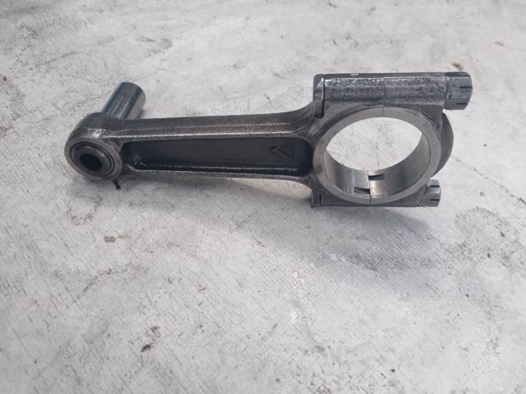 Connecting rods for Ferrari 308