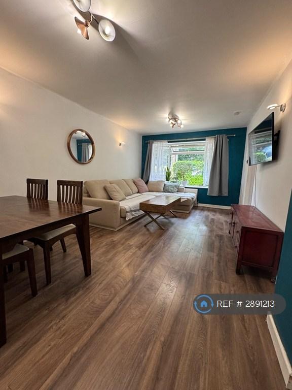 1 bedroom flat in Maple House, Surbiton, KT6 (1 bed) (#2891213)