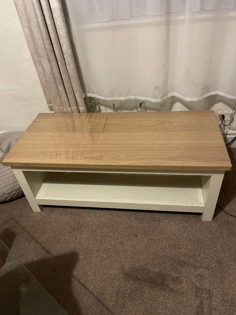 Coffee table with nest tables