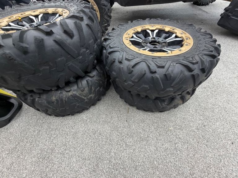 Yamaha yxz1000r wheels and tyres