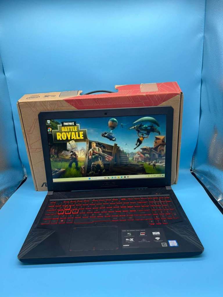 ASUS ROG GAMING LAPTOP intel i5 Quad 8th NVIDIA GTX GRAPHICS DEDICATED £320