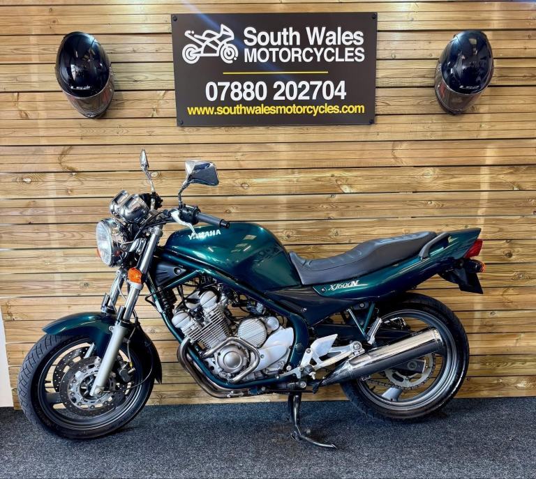 Yamaha XJ600 (naked Diversion) / Y Reg 2001 / ONLY 5449 MILES!