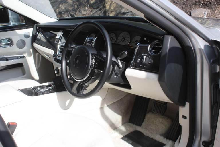 ROLLS-ROYCE GHOST 6.6 V12 2012