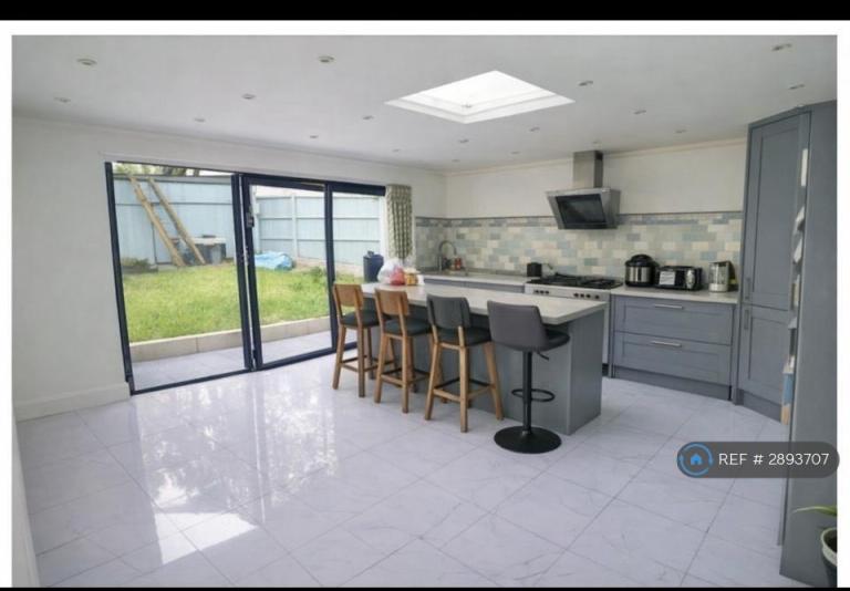 4 bedroom house in Bramley Close, Maidenhead, SL6 (4 bed) (#2893707)
