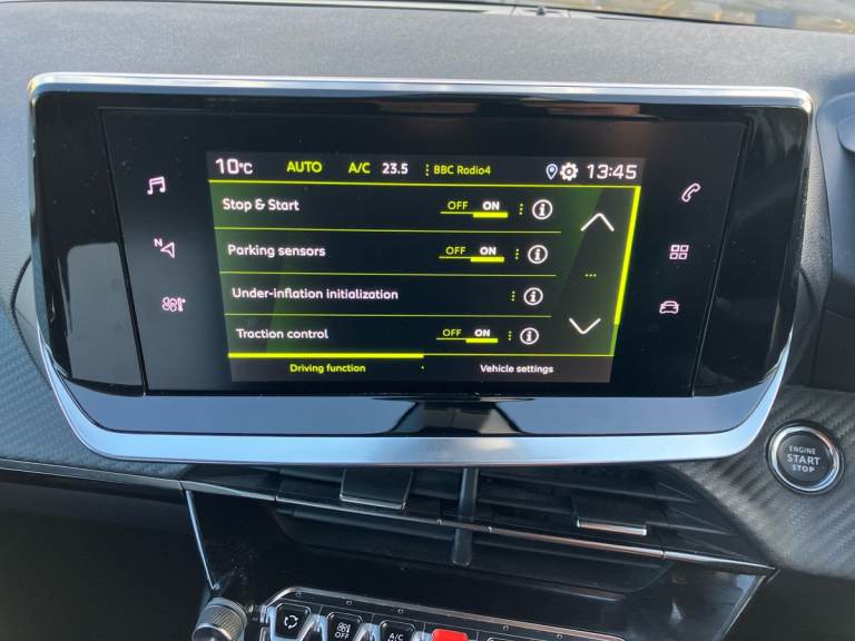 2022 Peugeot 2008 1.2 PureTech Allure Premium 5dr Estate PETROL Manual