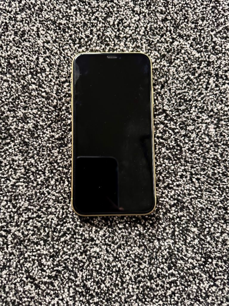 IPHONE 11 For Sale in Yellow