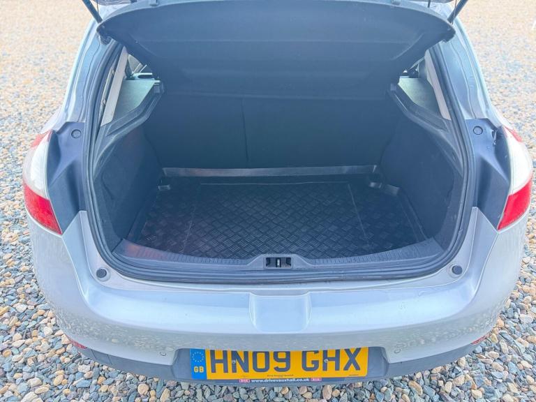 2009 Renault Megane 1.9 dCi Privilege Euro 4 5dr HATCHBACK Diesel Manual