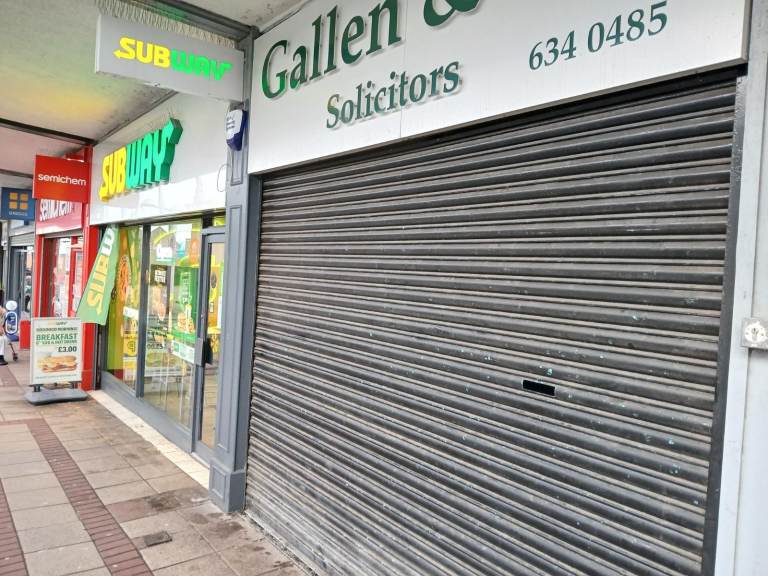 Shopping Centre -Retail Unit To Rent - Fantastic Location