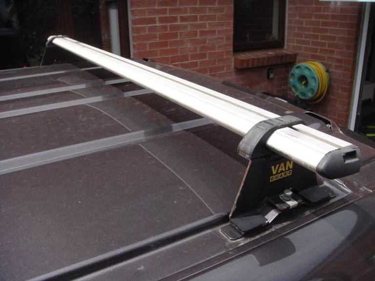 Van Guard Roof Bars 1400mm - used and in good condition