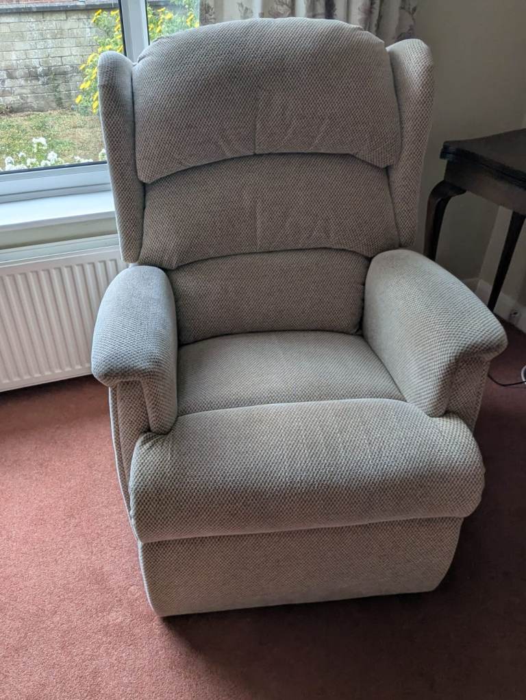 HSL Electric recliner chair.