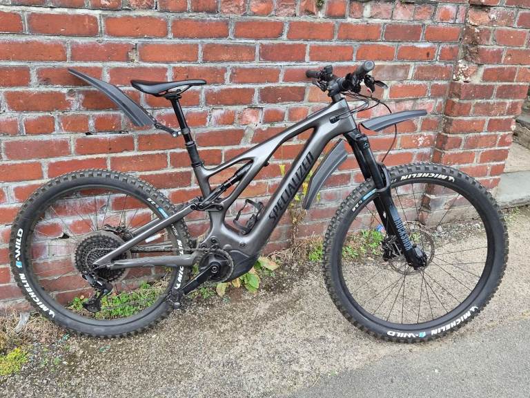 Specialized Turbo Levo Carbon full-suspension electric mountain bike